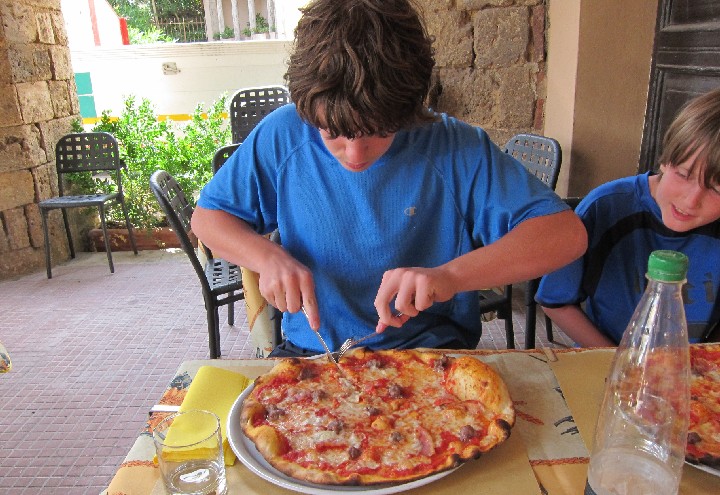 081f_MMarittima_M_pizza_b_2010-07-29_IMG_6328