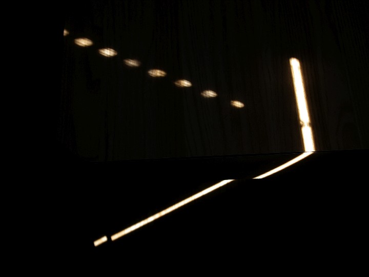 038_Light through venetian blinds1 postcard size 300dpi20070902_k100d_0174